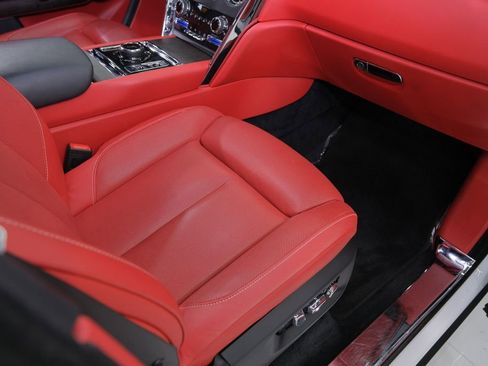 Used 2021 Rolls-Royce Cullinan image 41