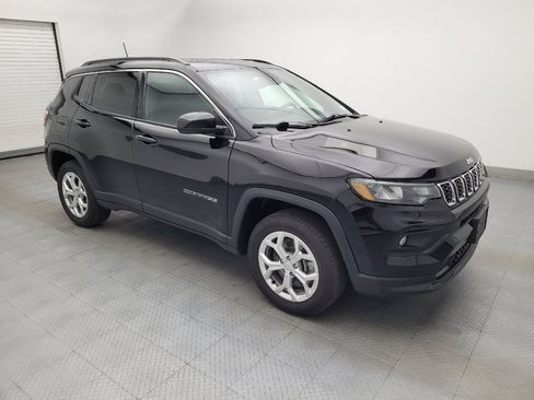 Used 2024 Jeep Compass Latitude AWD/4WD image 11
