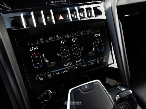 Used 2021 Lamborghini Urus AWD/4WD image 64