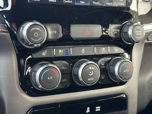 Used 2024 RAM 1500 Laramie RWD image 30