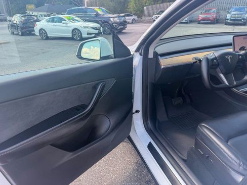 Used 2021 Tesla Model Y Long Range AWD/4WD image 11