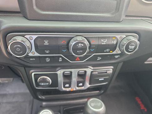 Used 2020 Jeep Wrangler Sport AWD/4WD image 18