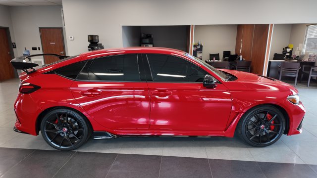 Used 2024 Honda Civic Type R image 8