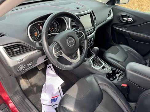 Used 2015 Jeep Cherokee Trailhawk w/ Cold Weather Group AWD/4WD image 13