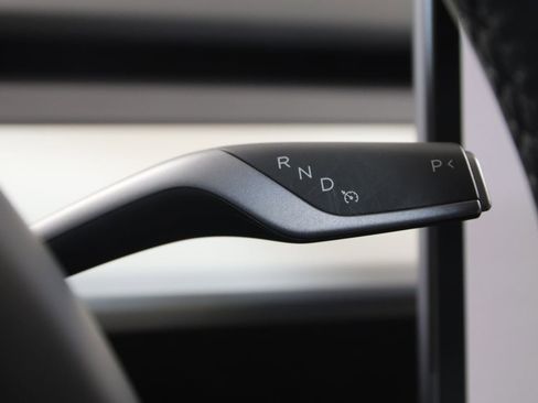 Used 2023 Tesla Model Y Performance image 7