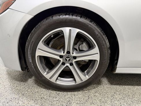 Used 2018 Mercedes-Benz E 300 4MATIC image 28