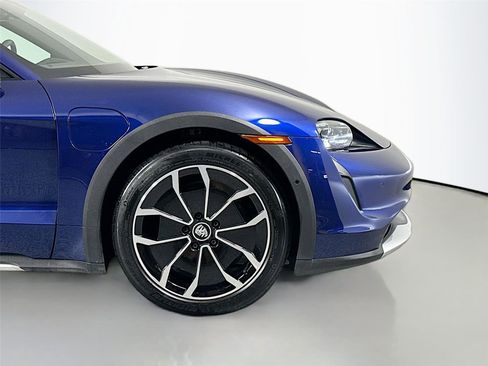 Certified 2024 Porsche Taycan 4 Cross Turismo AWD/4WD image 14