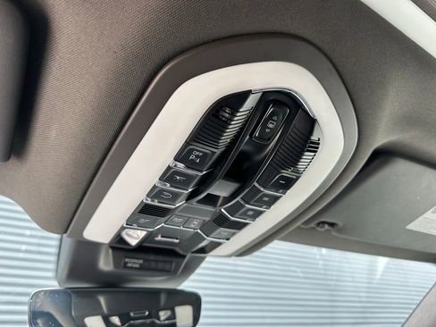 Certified 2019 Porsche Macan S AWD/4WD image 30