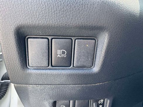 Used 2021 Toyota C-HR XLE FWD image 24