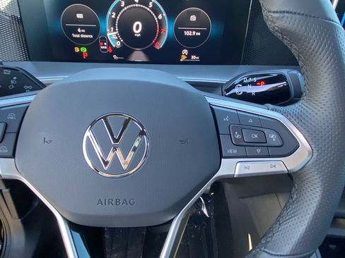 New 2026 Volkswagen Tiguan SE R-Line FWD image 21