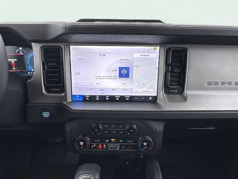 Certified 2025 Ford Bronco Outer Banks w/ Sasquatch Package AWD/4WD image 19