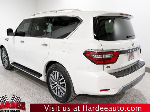 Used 2024 Nissan Armada SL w/ Captain's Chairs Package image 3