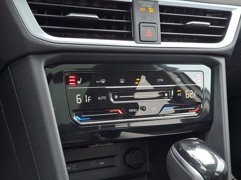 New 2026 Volkswagen Taos SE AWD/4WD image 12