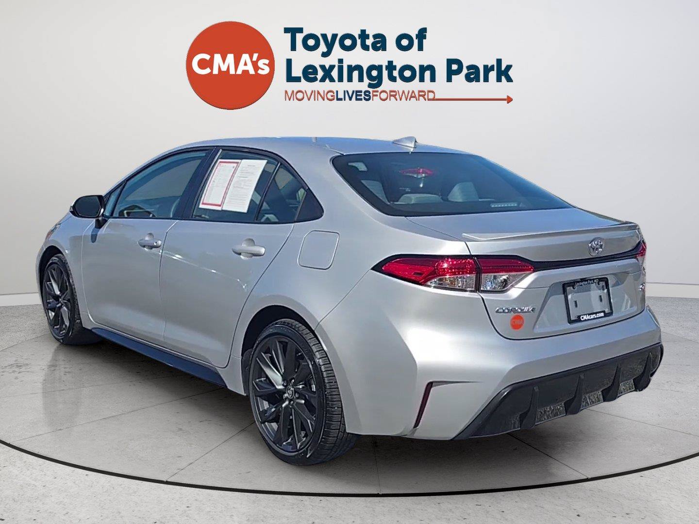 Used 2025 Toyota Corolla SE w/ Convenience Package FWD image 3
