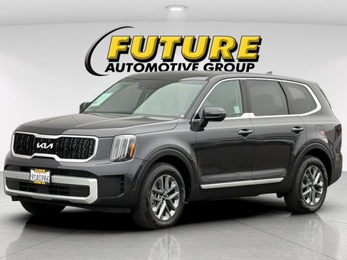 Certified 2025 Kia Telluride LX image 8