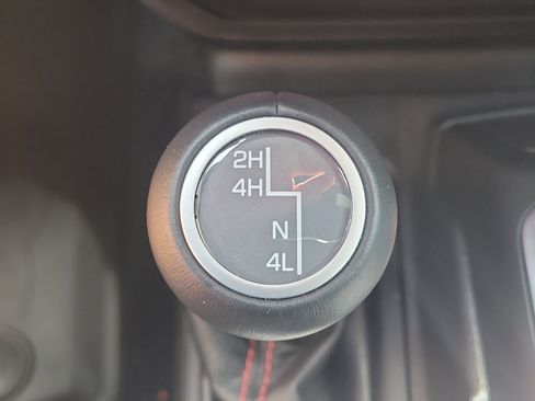 Used 2022 Jeep Gladiator Rubicon w/ LED Lighting Group AWD/4WD image 29