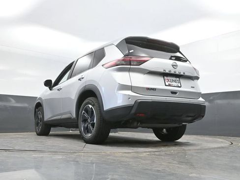 Used 2025 Nissan Rogue SV AWD/4WD image 51