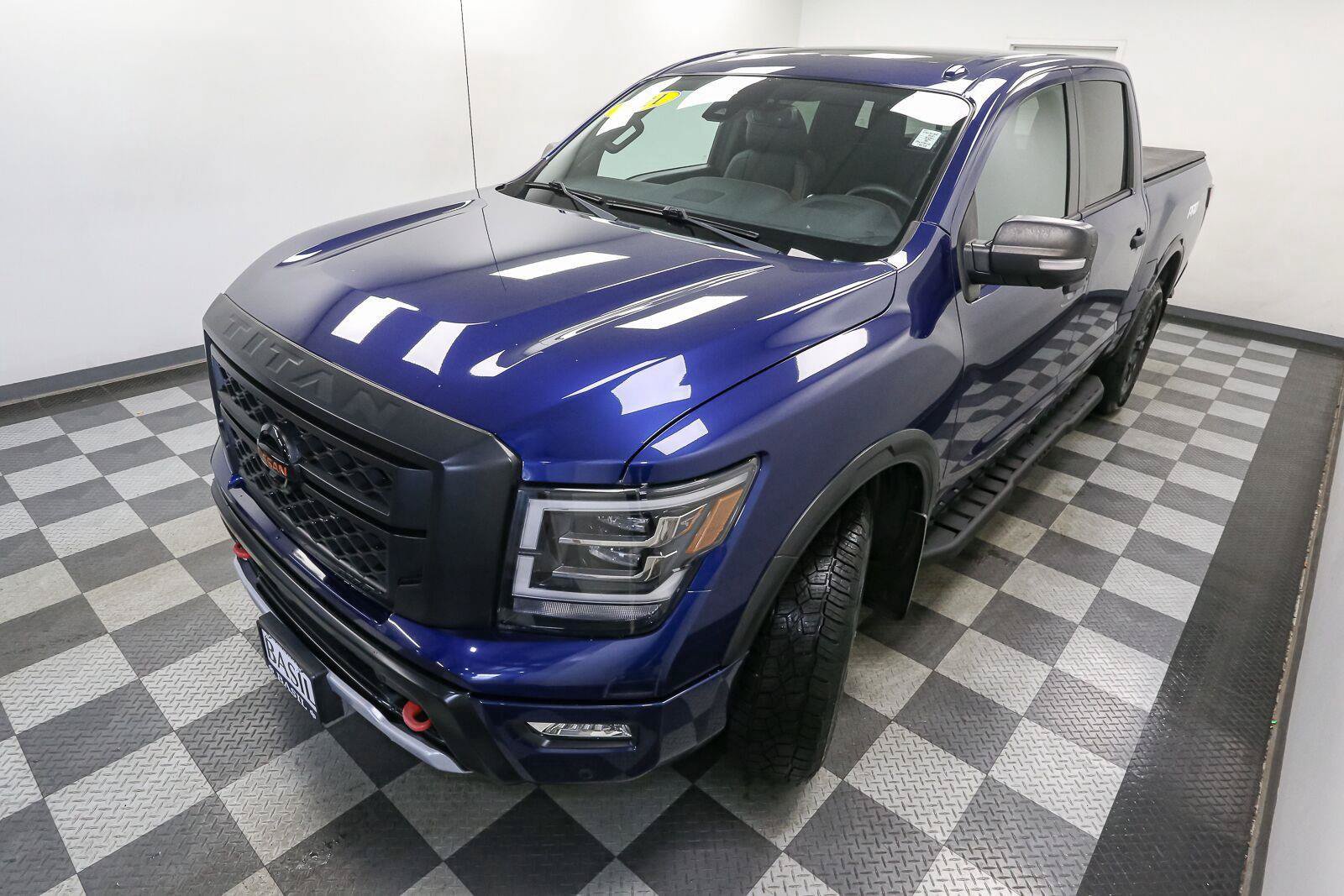 Used 2021 Nissan Titan PRO-4X w/ Pro-4x Convenience Package AWD/4WD image 6