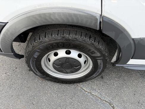 Used 2018 Ford Transit 250 148 Medium Roof image 12