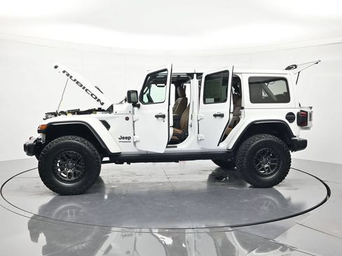 Used 2022 Jeep Wrangler Unlimited Rubicon w/ Xtreme Recon 35" Tire Package AWD/4WD image 46