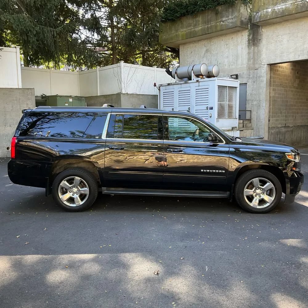 Used 2017 Chevrolet Suburban LT AWD/4WD image 4
