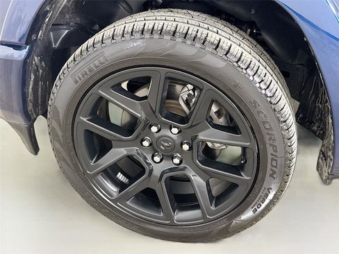 Used 2022 RAM 1500 Laramie AWD/4WD image 32