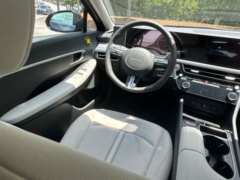 Certified 2024 Hyundai Sonata SEL w/ Convenience Package image 18