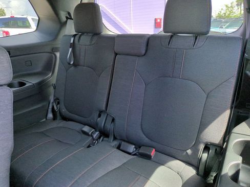 Used 2025 Honda Pilot Sport image 22