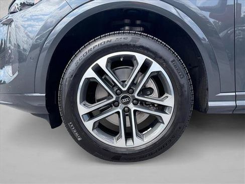 Used 2025 Audi Q5 Premium AWD/4WD image 27