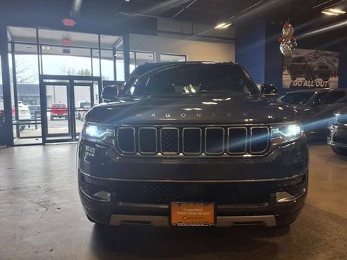 Used 2024 Jeep Wagoneer L Series II w/ Flexible Seating Group image 3