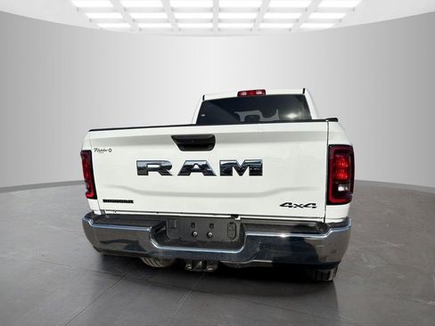 New 2025 RAM 2500 Big Horn AWD/4WD image 4