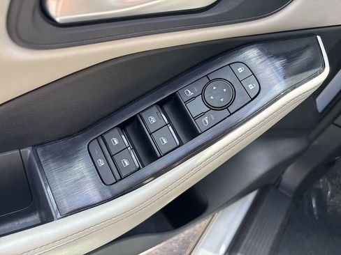 Certified 2024 Nissan Rogue SV AWD/4WD image 22