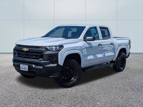 Used 2025 Chevrolet Colorado W/T RWD image 1