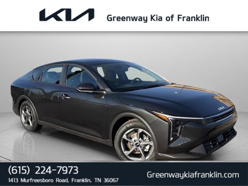 New 2025 Kia K4 LXS image 1