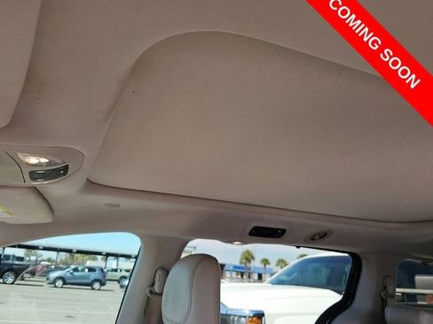 Used 2017 Chrysler Pacifica Limited image 9