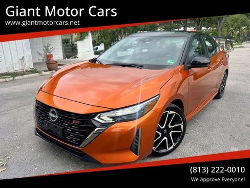 Used 2025 Nissan Sentra SR FWD image 1