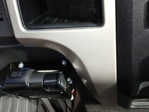 Used 2011 Ford F150 XLT w/ XLT Chrome Pkg image 29