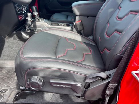 Used 2024 Jeep Wrangler Unlimited Sport image 19