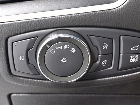 Used 2022 Ford Edge SEL w/ Convenience Package image 16