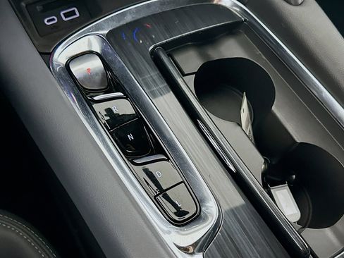 Used 2024 Buick Enclave Premium image 24