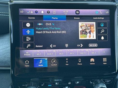 Used 2023 Jeep Grand Cherokee Overland w/ Advanced Protech Group III AWD/4WD image 18
