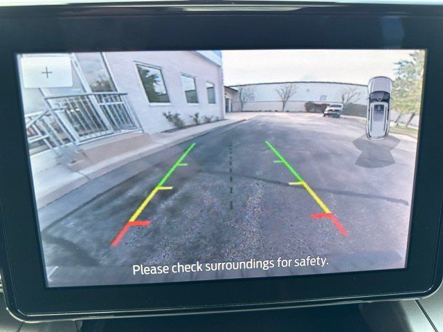 Used 2021 Ford Explorer XLT w/ Equipment Group 202A AWD/4WD image 22