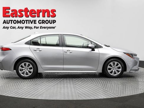 Used 2023 Toyota Corolla LE image 4