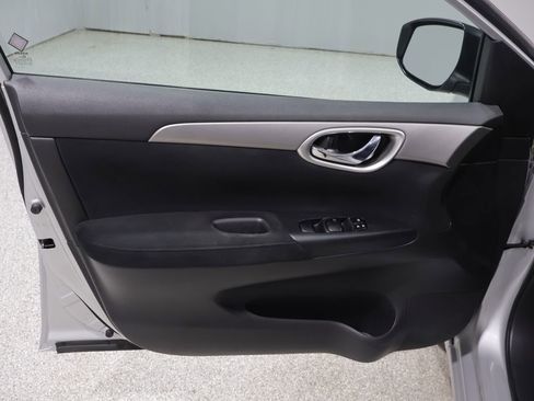 Used 2013 Nissan Sentra SV FWD image 12
