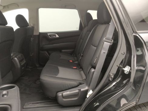 Used 2019 Nissan Pathfinder S image 18