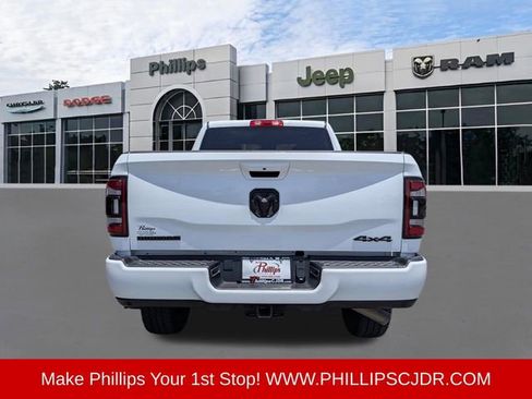 Used 2024 RAM 2500 Big Horn w/ Night Edition AWD/4WD image 4