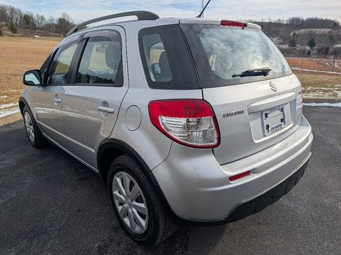 Used 2011 Suzuki SX4 AWD Hatchback image 7
