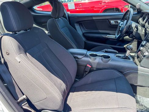 Used 2022 Ford Mustang GT w/ Black Accent Package RWD image 15