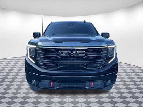 Used 2023 GMC Sierra 1500 AT4 w/ Technology Package AWD/4WD image 5