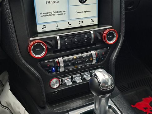 Used 2018 Ford Mustang Premium image 25